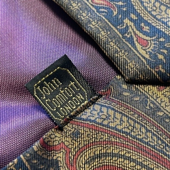 VINTAGE BURBERRYS OF LONDON MENS JOHN COMFORT 100% SILK NECK TIE - Picture 5 of 7